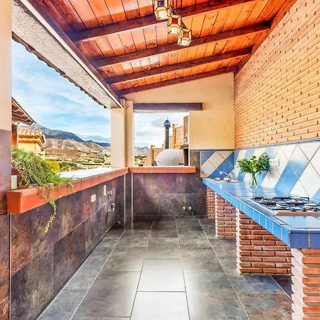 Ana Bella Villa *